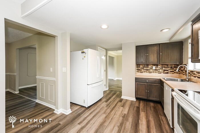 Building Photo - 3506 Lindenwood Dr