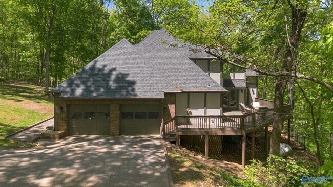 Building Photo - 511 Rainbow Dr