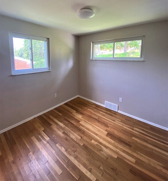 Building Photo - 754 Cottonwood Dr