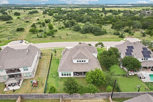Building Photo - 1104 Scenic Oaks Dr