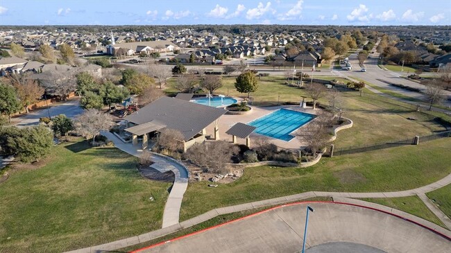 Building Photo - 706 Harwood Dr
