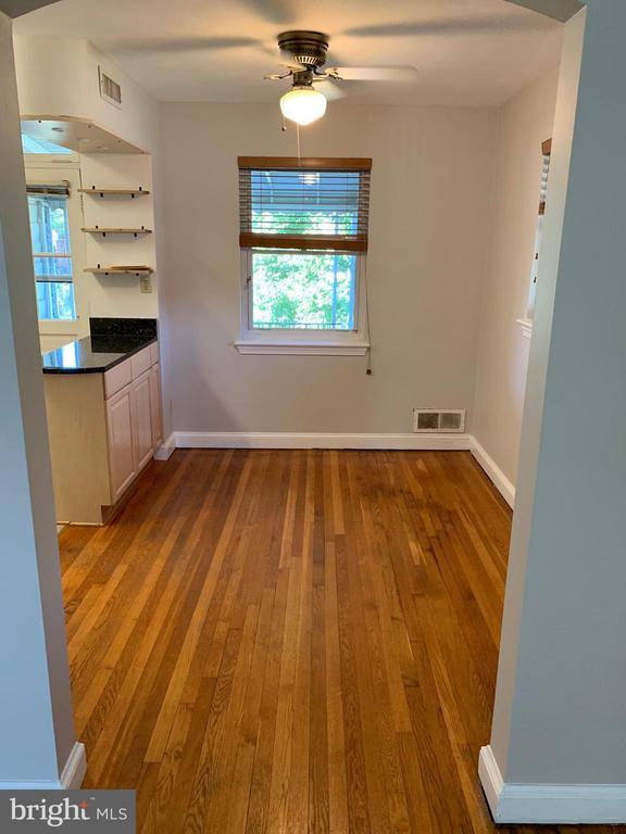 Building Photo - 205 Evans Ln
