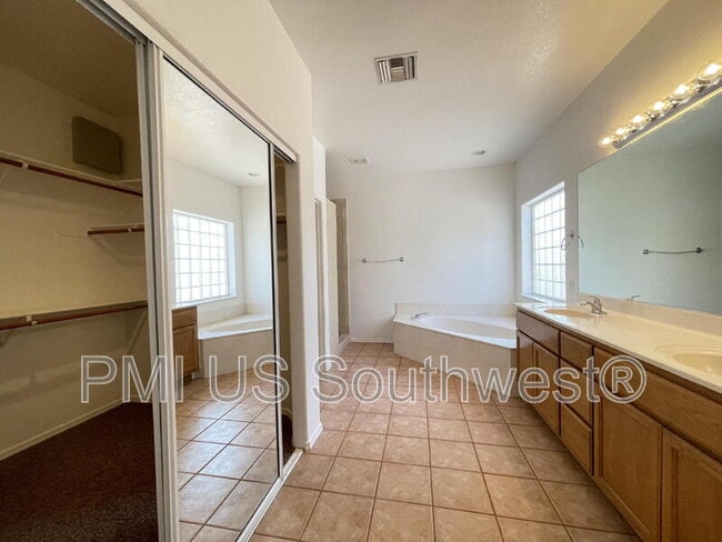 Building Photo - 2007 Lause Bay