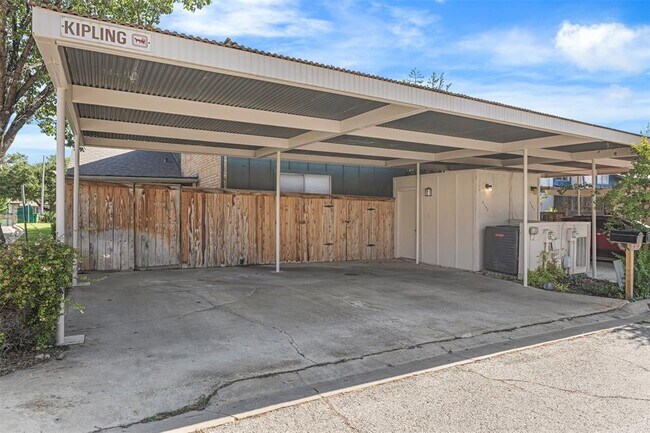 Building Photo - 2100 Kipling Dr