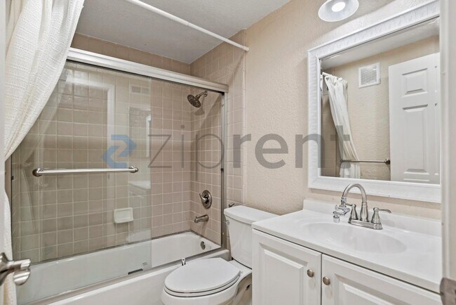 Building Photo - 2472 Camino de Jugar