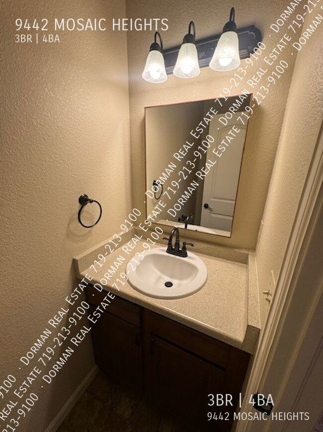 Building Photo - 9442 Mosaic Heights