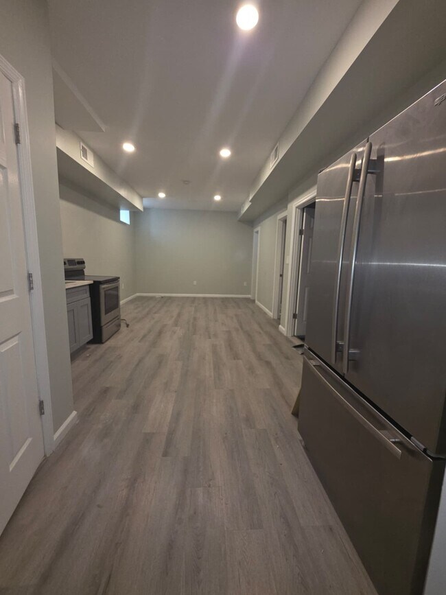 Building Photo - 61 N Grove St