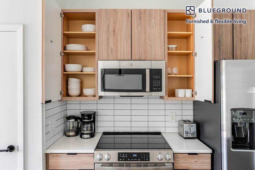 Building Photo - 3001 Esperanza Crossing