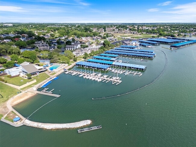 Building Photo - 540 Yacht Club Dr