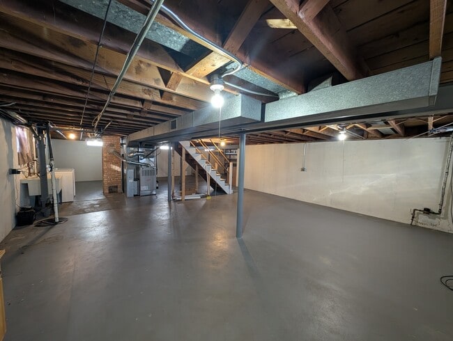 Building Photo - 503 Lake Ave