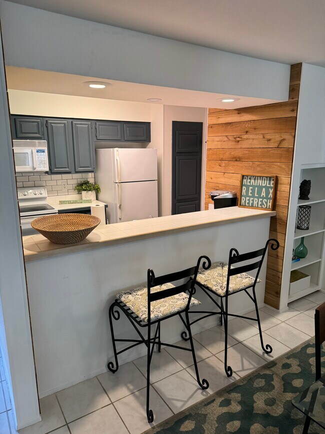 Building Photo - 604 Highcrest Dr