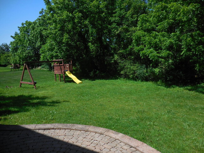 Building Photo - 3020 Gallinger Dr