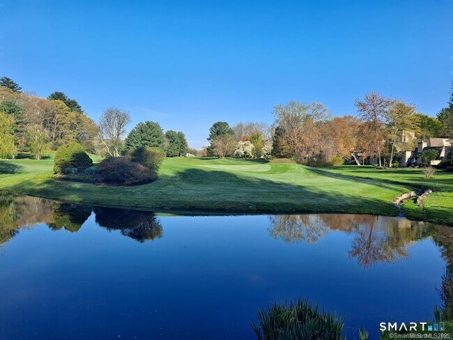 Building Photo - 4 Stonington Ct