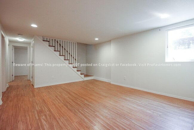 Building Photo - 5903 NE 30th Ave