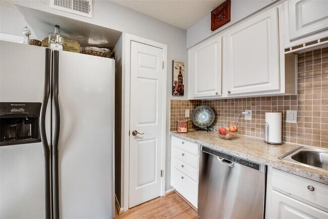Building Photo - 4417 Westminster Dr