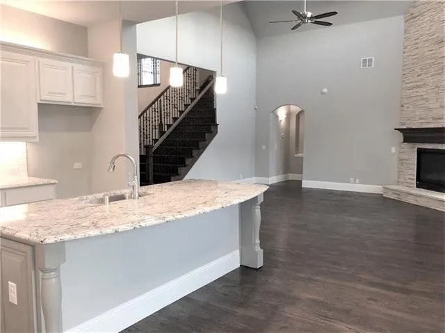 Building Photo - 1231 Waterton Dr