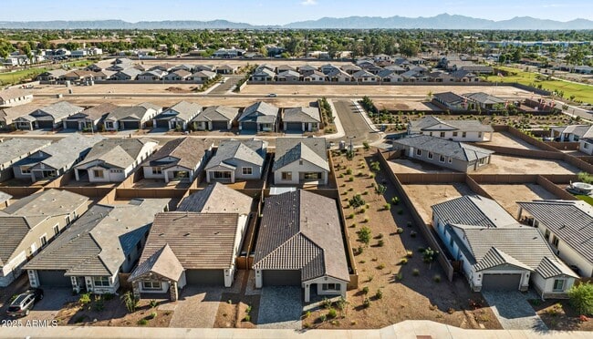 Building Photo - 5419 W Las Palmaritas Dr