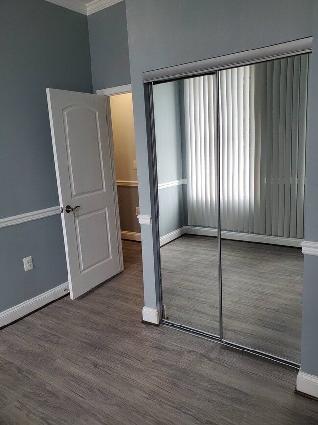 Building Photo - 2838 Washington Blvd