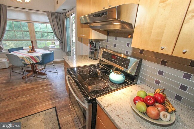 Building Photo - 310 Foxcroft Cir