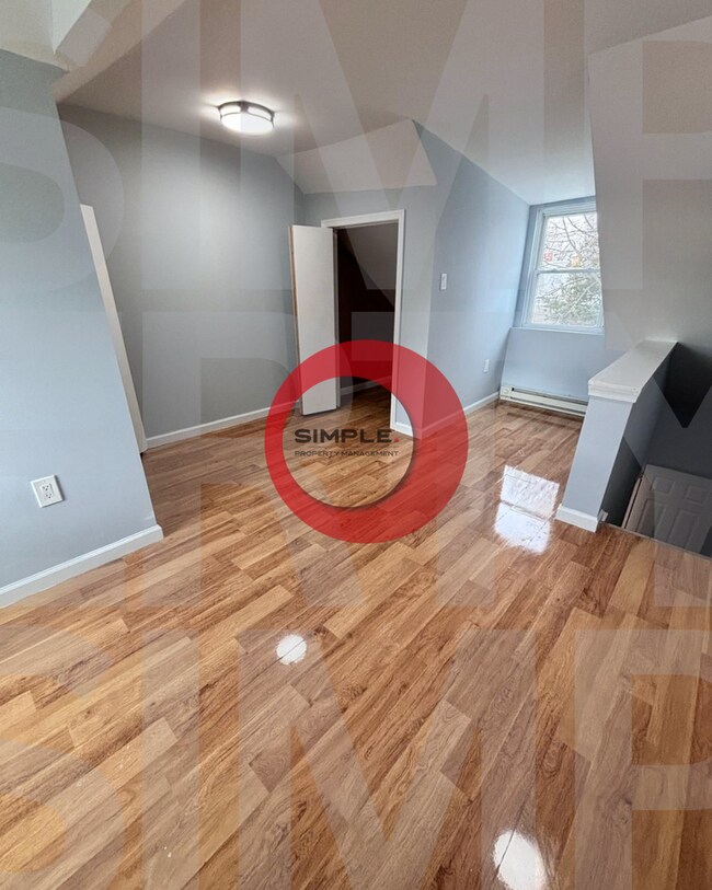 Building Photo - 113 W Elm St