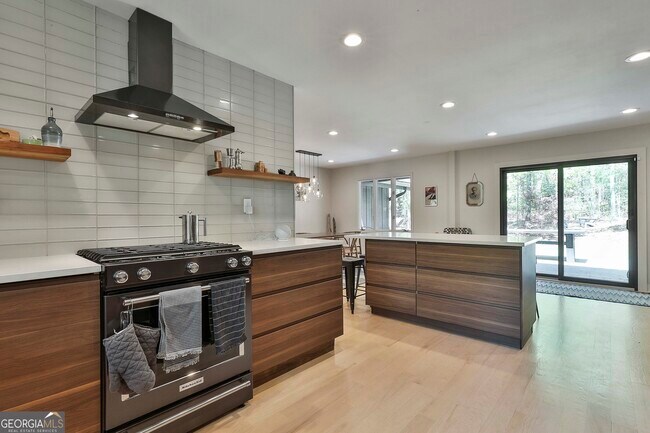 Building Photo - 115 Rolling Green