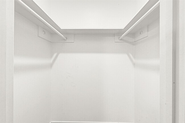 Building Photo - 1014 Robinson St