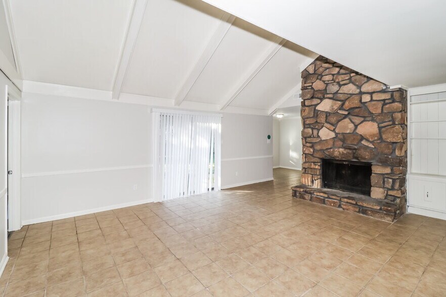 Building Photo - 8620 Kettering Dr