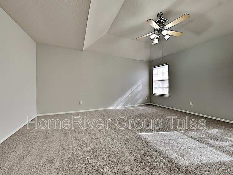 Building Photo - 10330 East 112th Pl S