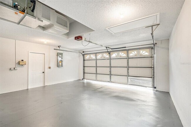 Building Photo - 5092 Abagail Dr