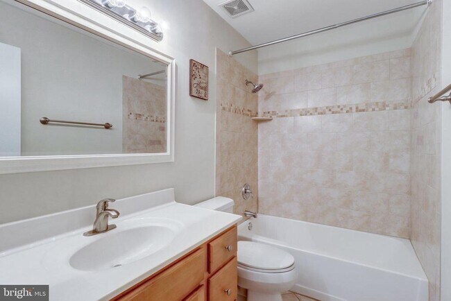 Building Photo - 5707 Waters Edge Landing Court