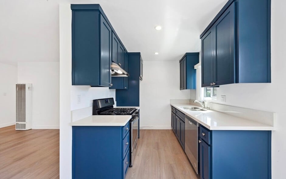 Building Photo - Grand Avenue Apartments