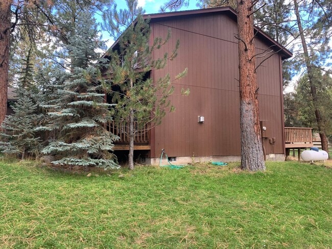 Building Photo - Splendid 3-bdr/2.5 bath home in the beautiful Buck Run Community in Sisters, OR!