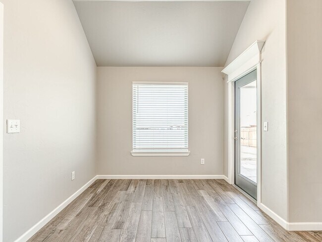 Building Photo - Newer Home in Ironstone + 3 bedrooms + 2 bathrooms + Edmond Schools