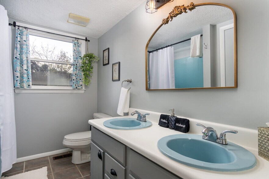 Building Photo - 120 Whitney Dr