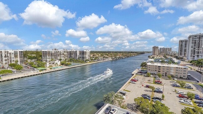 Building Photo - 3000 S Ocean Dr