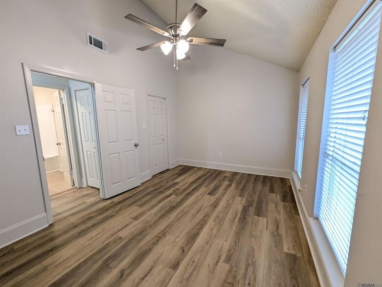 Building Photo - 11011 Cal Rd