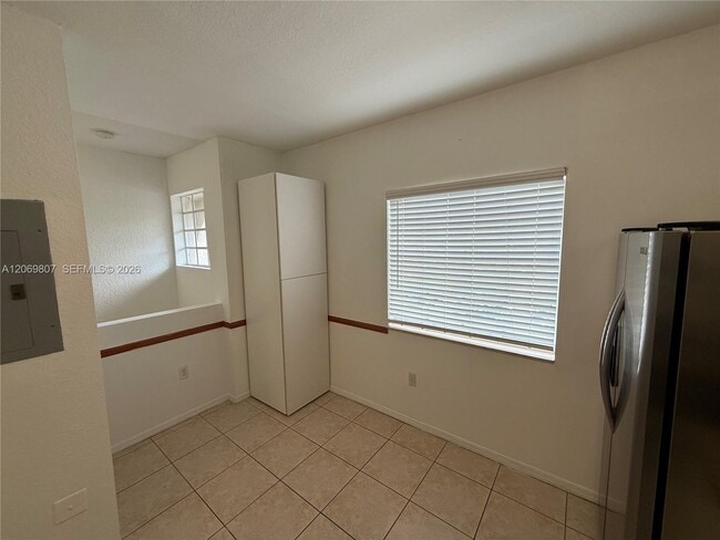 Building Photo - 5620 NW 114th Path