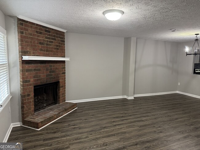 Building Photo - 170 Highland Park Dr
