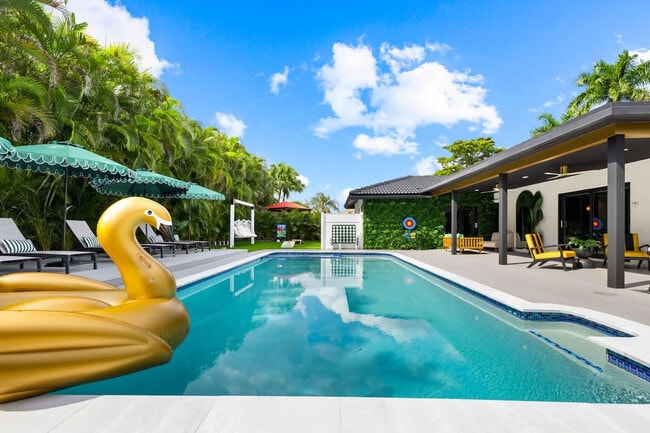 Building Photo - 10366 NW 15th St