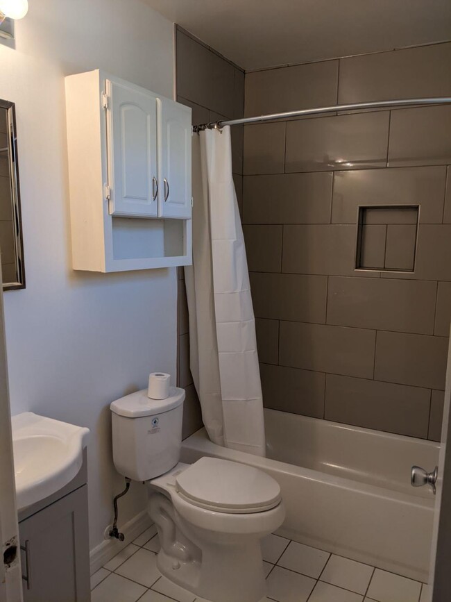 master bed bathroom - 2215 Carmona Ave