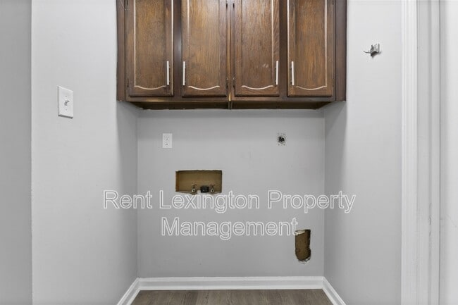 Building Photo - 1649 Foxhaven Dr