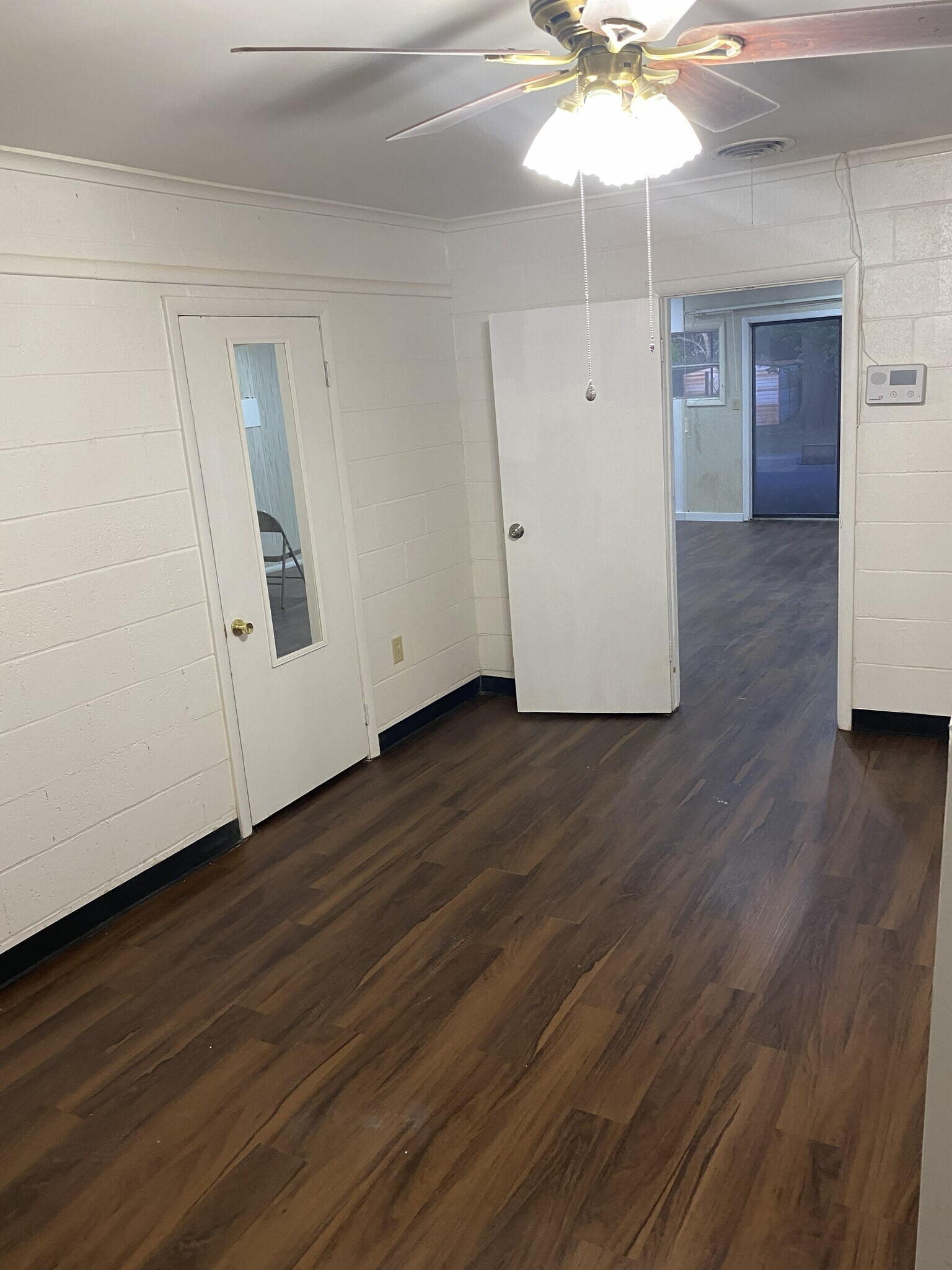 Building Photo - 310 S Sooner Rd