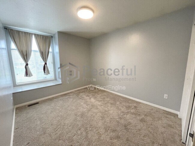 Building Photo - 6975 Kokopelli Ct