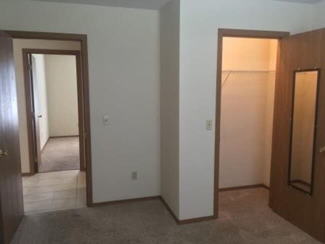 Building Photo - grand