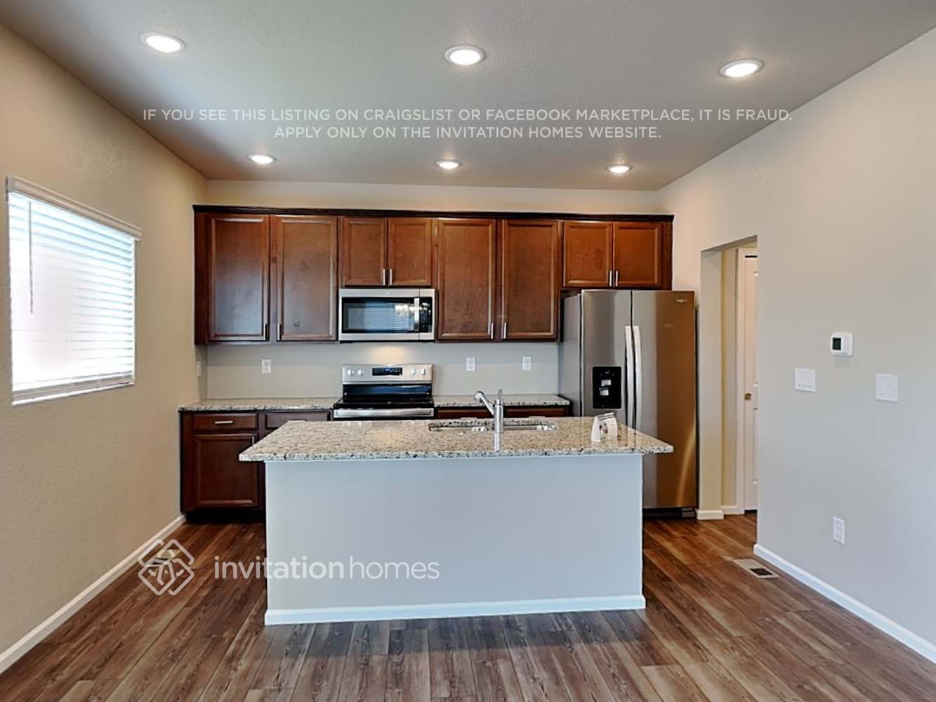 Building Photo - 11431 Sanderling St