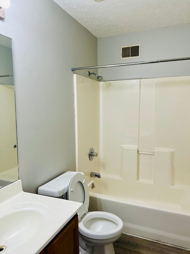 Building Photo - Three Bedroom/Two Full Bath House in West ...