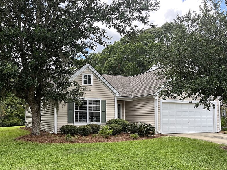 Primary Photo - 485 Live Oak Walk