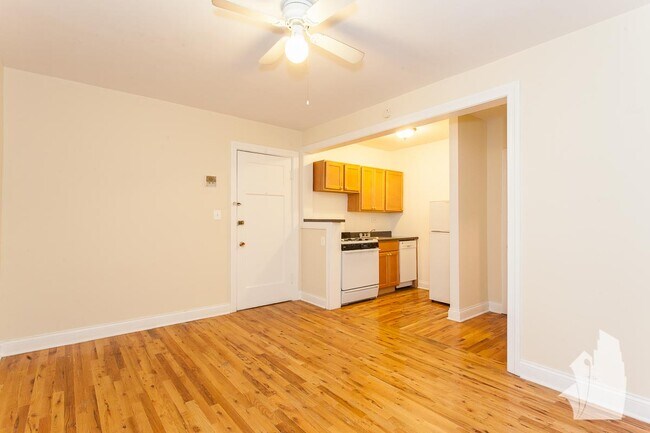 Building Photo - 837 W Wolfram St