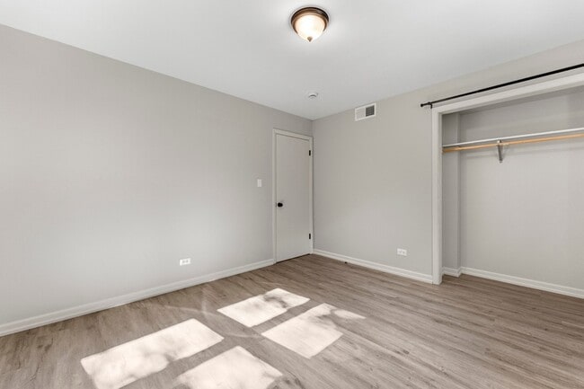 Building Photo - 740 E North Broadway St