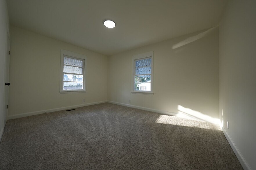 Building Photo - 2632 Patria St
